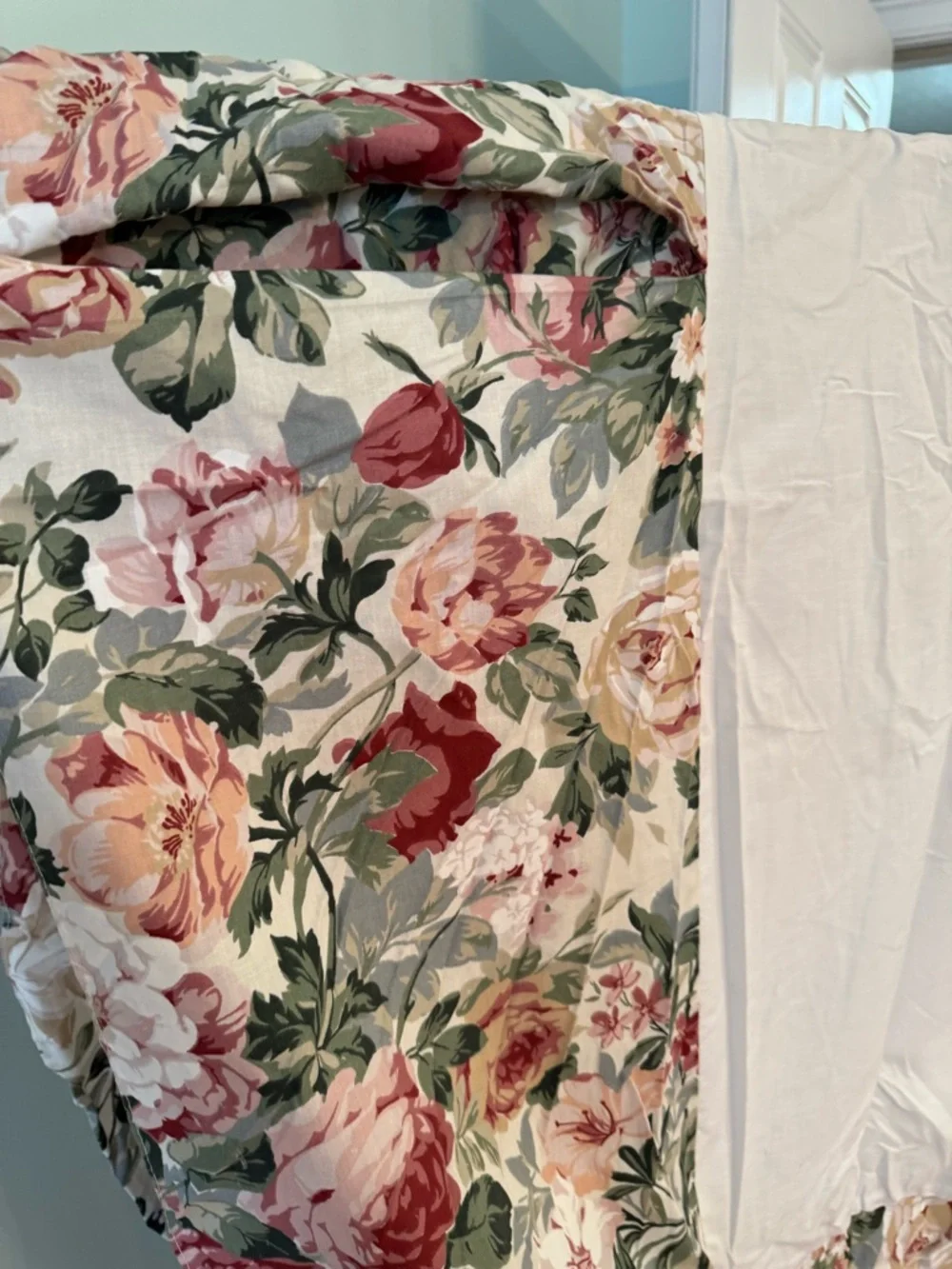 Floral Ruffled medium weight comforter - Cream, Rose & Green